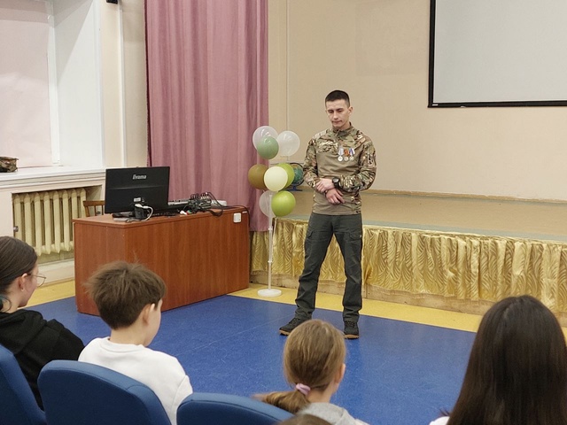 ГОД ЗАЩИТНИКА ОТЕЧЕСТВА. ВСТРЕЧА В ШКОЛЕ!.